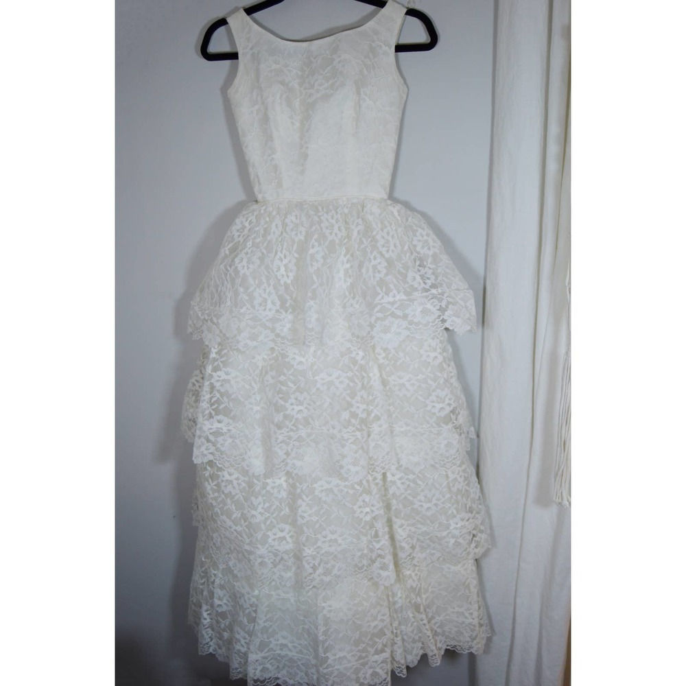 Vintage 1950s wedding dress lace sleeves petite size 0